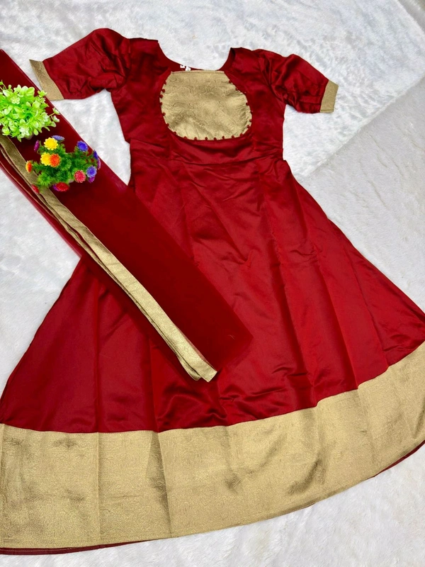 Jacquard Silk Gown With Dupatta - L, Bright Red
