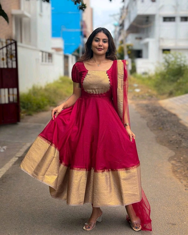 Jacquard Silk Gown With Dupatta - XL, Bright Red
