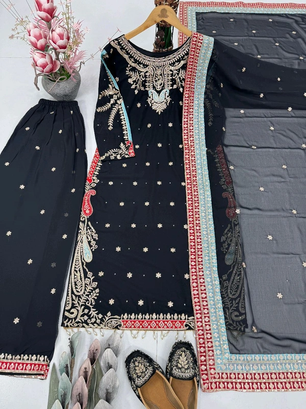 Designer Heavy Embroidery Pakistani Suit - L