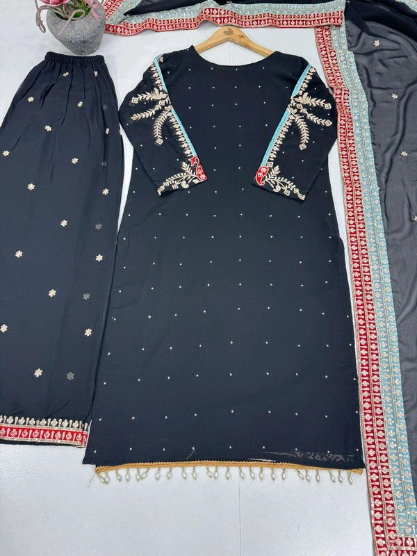 Designer Heavy Embroidery Pakistani Suit - L