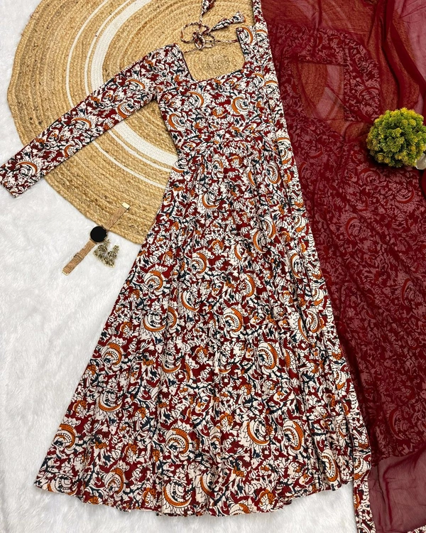 Kalamkari Cotton Gown With Dupatta - Bright Red, S
