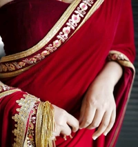 Beautiful Velvet Saree With Blouse Piece