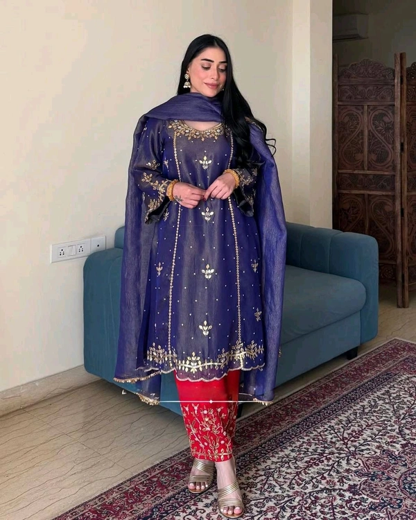 Heavy Gold Crush Fancy Kurta Pant Dupatta Set - M