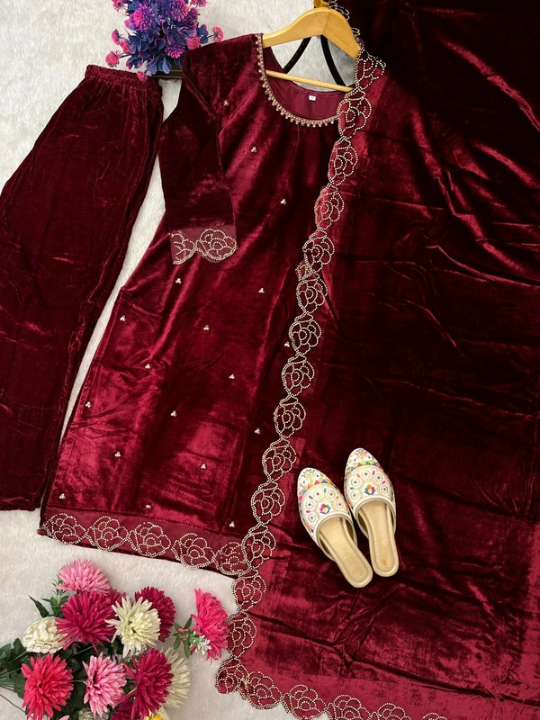 Designer Fully Readymade Velvet Suit - L