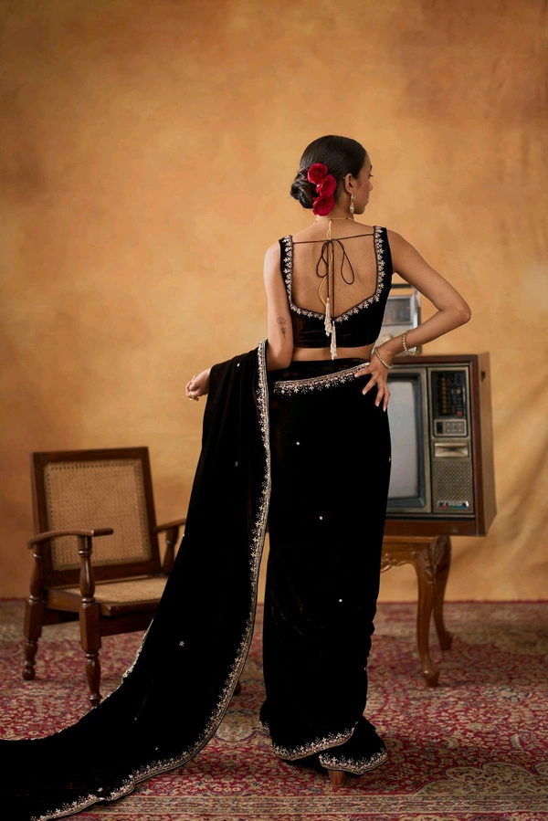 Superhit Trending Wedding Special Velvet Saree With Stiched Blouse & Free Matching Potli