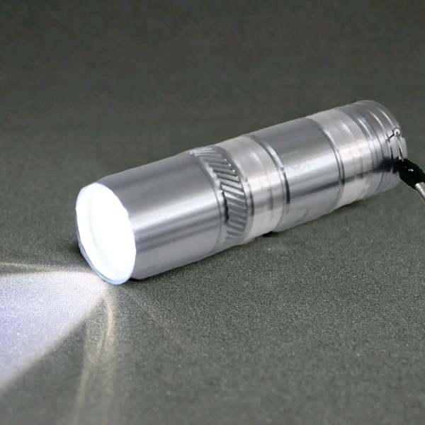 Portable Mini Tourch Light / Flashlight 9 LED Powerful High Lumens Pen Light Easy To Carry