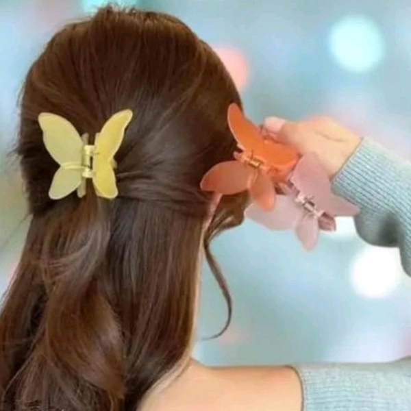Cute Pearl Color Butterfly Hair Clips MC111