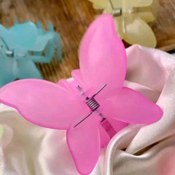 Cute Pearl Color Butterfly Hair Clips MC111