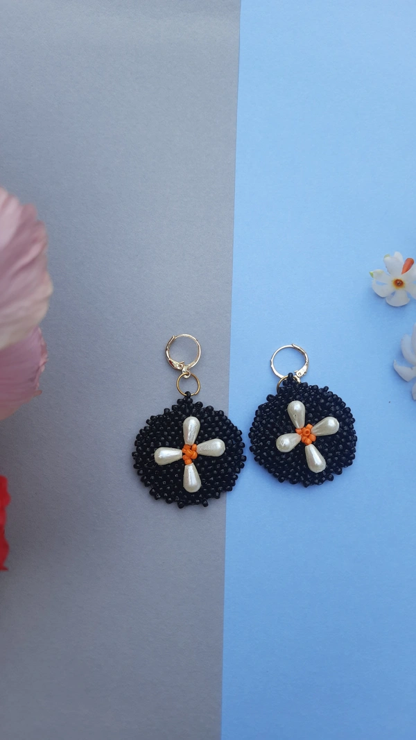 Black Round Pearl Earring