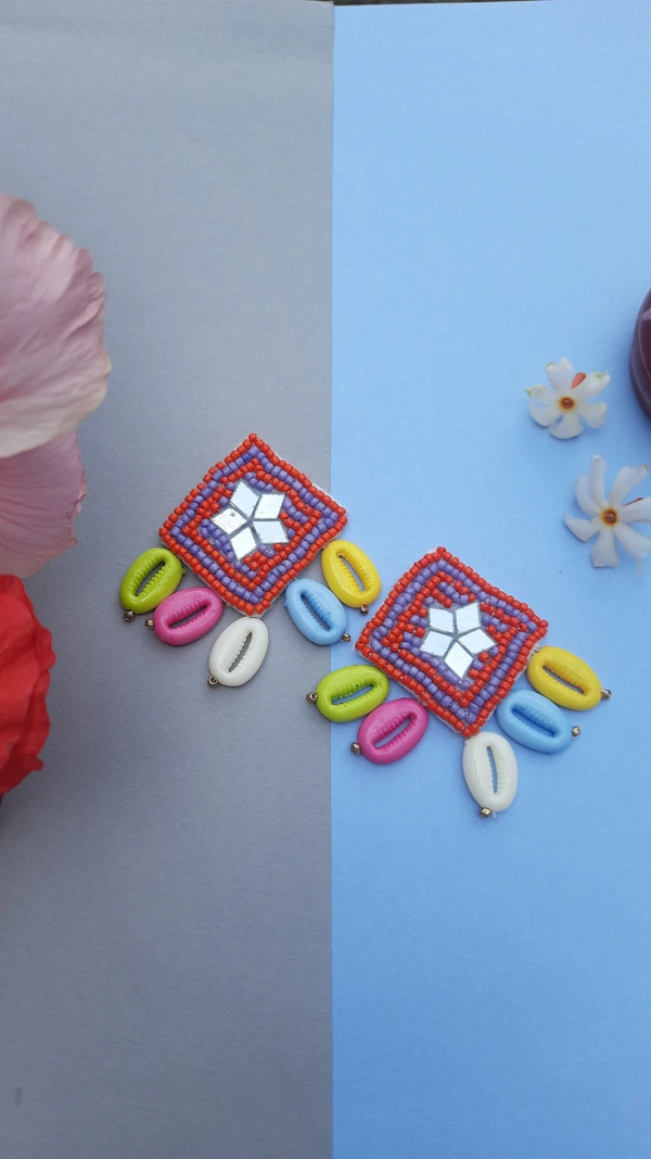 Mirror Cowrie Earring 