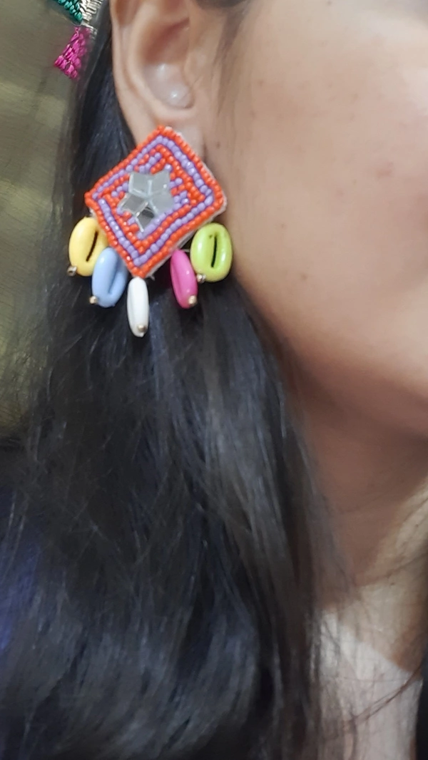 Mirror Cowrie Earring 