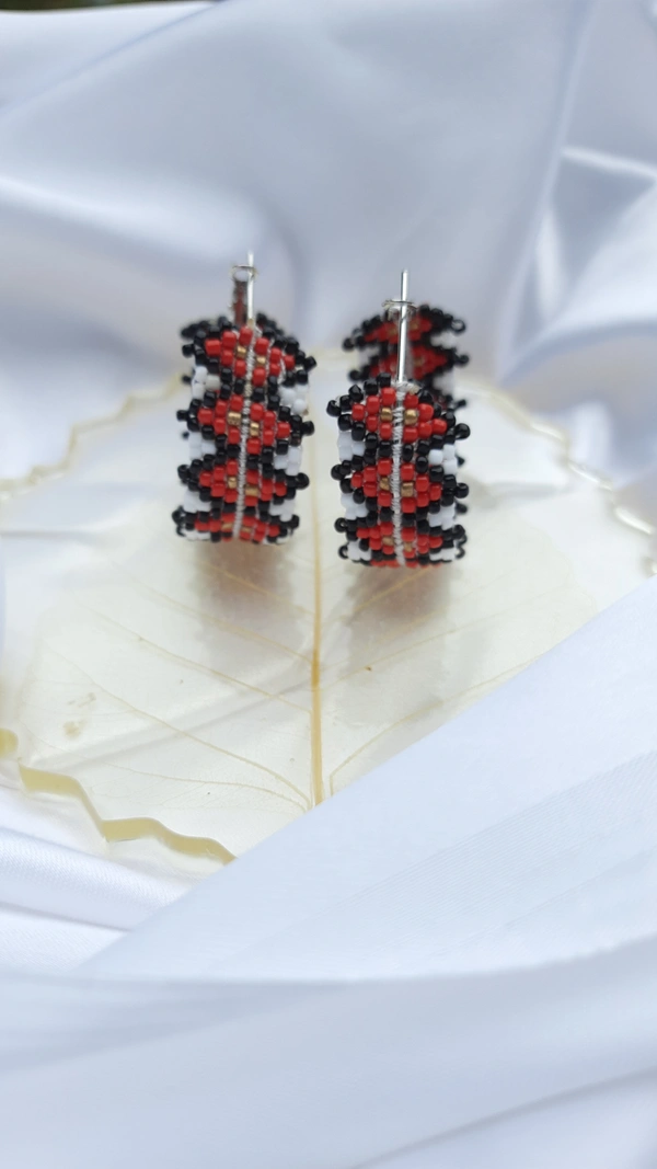 Geometrical Pattern Hoop