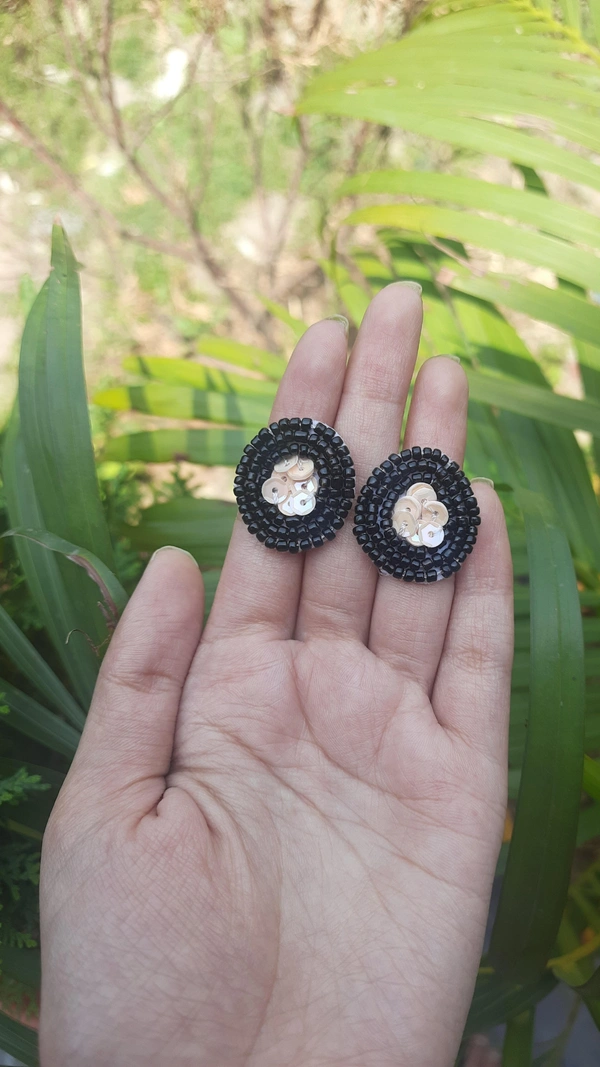Black Beauty Stud