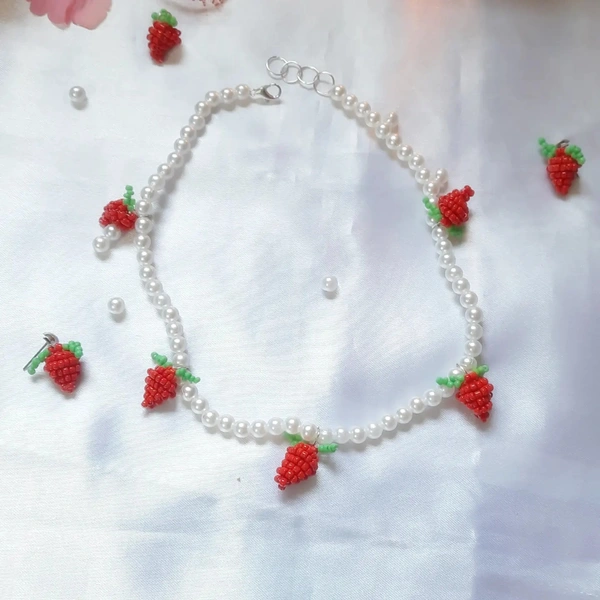 Strawberry Cake Necklace 