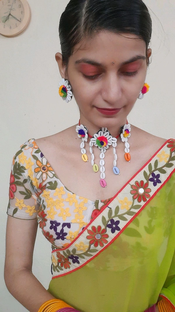 Multicolour Cowrie Shell Set