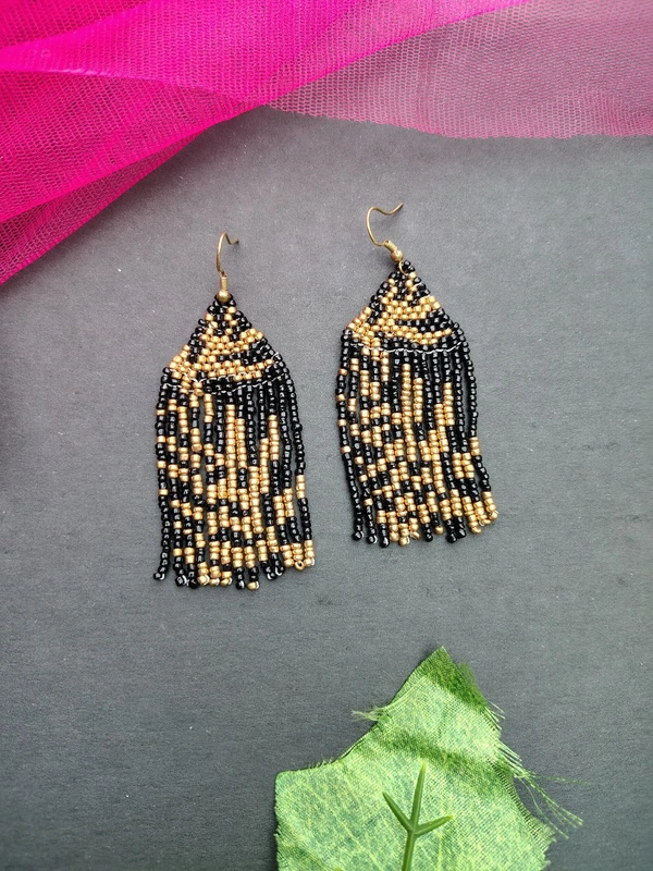 BLACK MAGIC earring