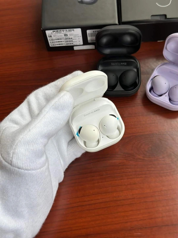 Samsung Galaxy Buds2 Pro, with Innovative AI Features, Bluetooth Truly Wireless in Ear Earbuds with Noise Cancellation  - bora purple