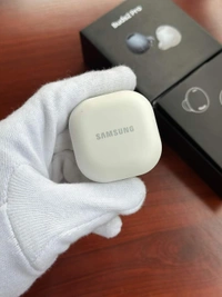 Samsung Galaxy Buds2 Pro, with Innovative AI Features, Bluetooth Truly Wireless in Ear Earbuds with Noise Cancellation  - bora purple