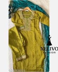 Kurti Set With Fancy Dupatta  - L