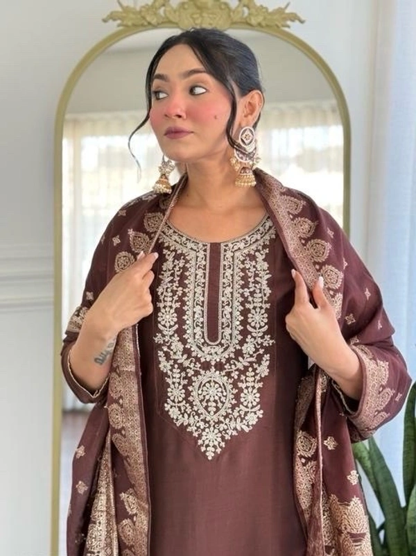 Banita Graceful Women Dupatta Sets - beige, XL