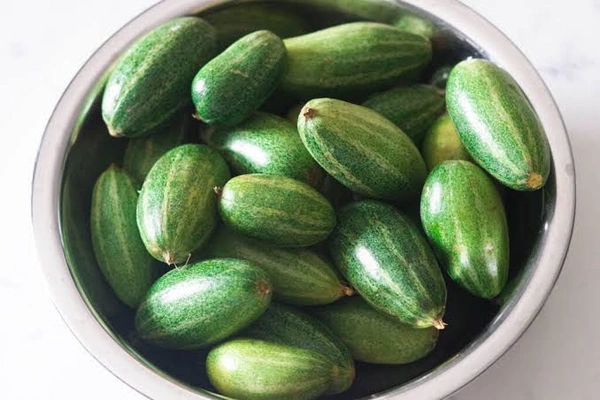 A-सभी हरी सब्जिया - bhindi, taroi rirua, kathal, kaddu, kareli, parval, gobhi, mirch, lauki , bhata , mooli, muli, palki, methi( hari sabji) - परवल 250 ग्राम