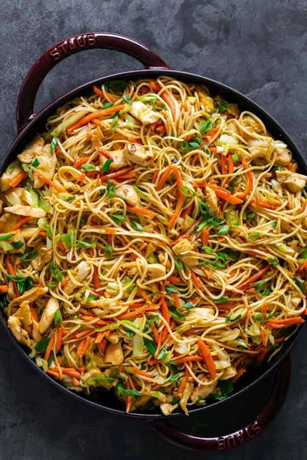 dosa , chowmein and pasta - स्पेशल चाउमीन