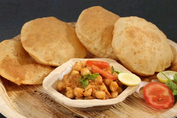 सभी स्पेशल दाल और सभी सब्जी - daal makhani, dal fry, mix veg sabji , chola masala, aloo jeera - छोला भटूरा 2 piece