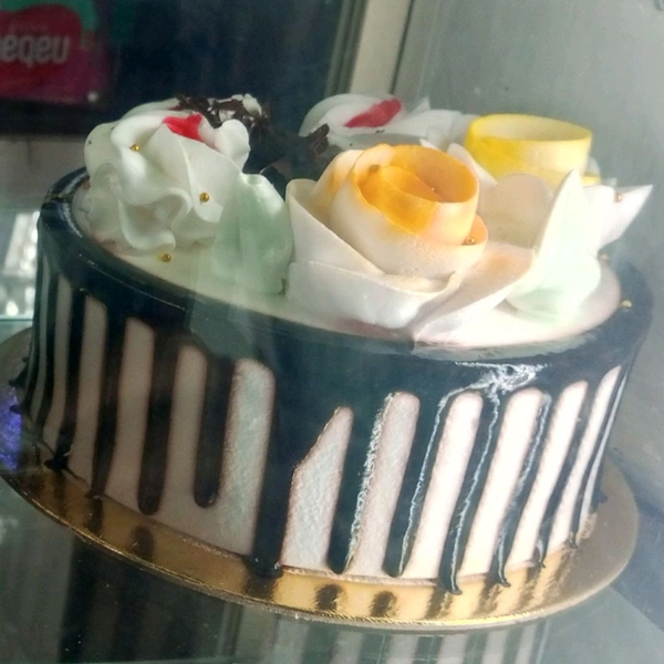 Cakes, Ice creams, pastie - amul cake: design 2