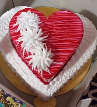 Cakes, Ice creams, pastie - custom special cakes (price - 200 to 800)