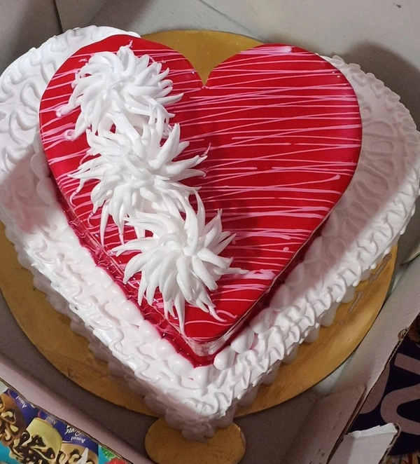 Cakes, Ice creams, pastie - custom special cakes (price - 200 to 800)