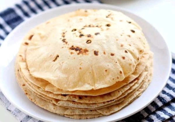 रोटी, चापाती और पराठा - missi roti, paneer paratha, butter naan, tandoori roti - बटर तवा रोटी 1 piece