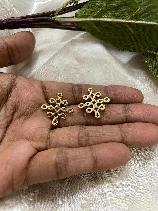 Janani Small Kolam Studs