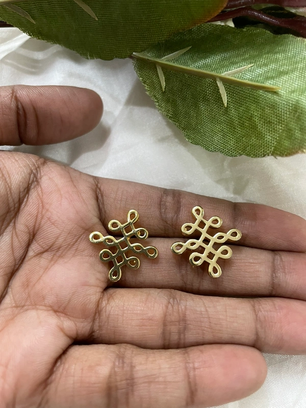 Janani Pendant With Earrings 
