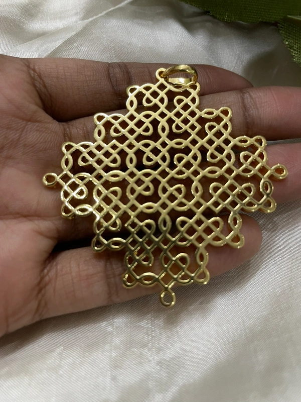 Janani Pendant With Earrings 