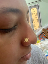 Anandi Screw Pierced nose pin 
