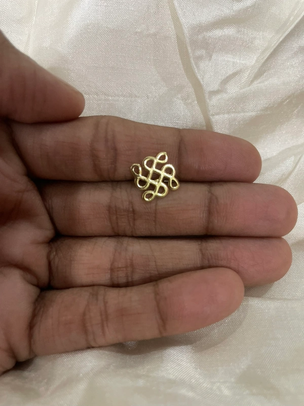 Set Of 5 Screw Nose Pins 