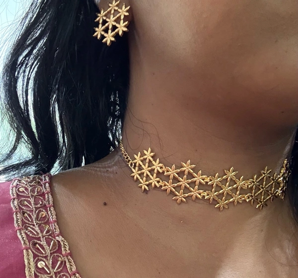 Pallavi Choker With Earrings 