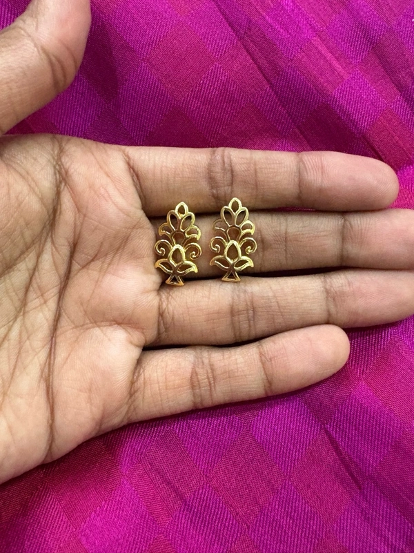 Magnolia Stud Earrings 