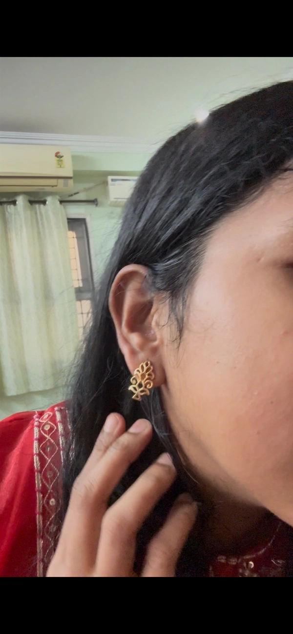 Magnolia Stud Earrings 