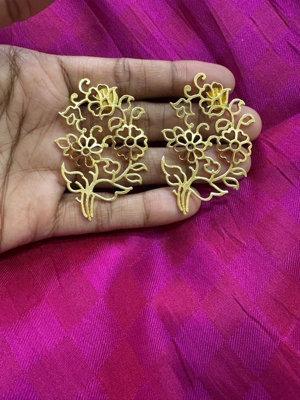 Hibiscus Stud Earrings 