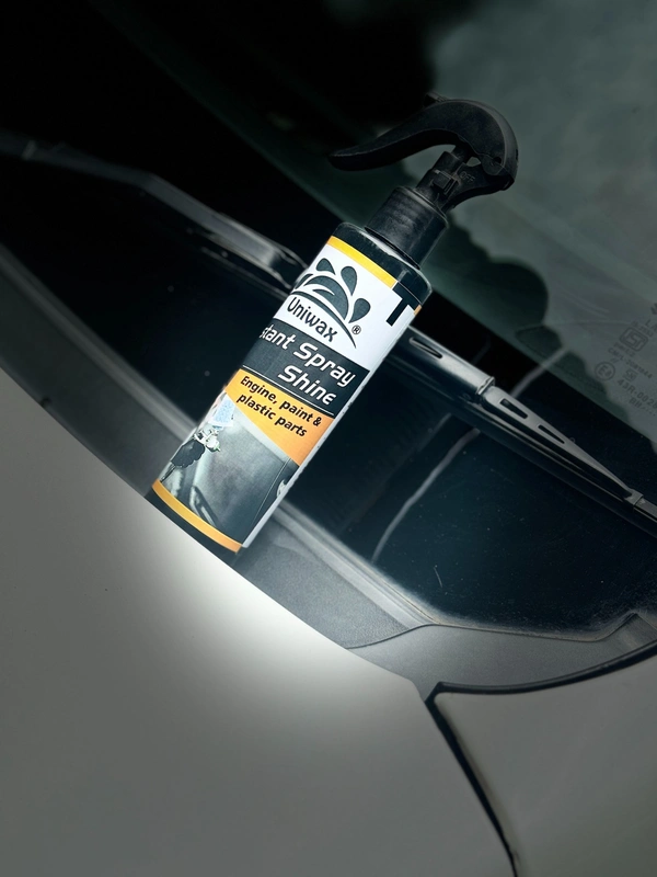 INSTANT SPRAY SHINE FOR CAR INTERIOR AND EXTERIOR PLASTIC AND LEATHER PARTS - 200 ML