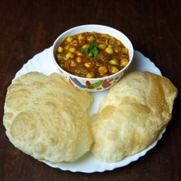 Chhole Bhature (2 Piece)