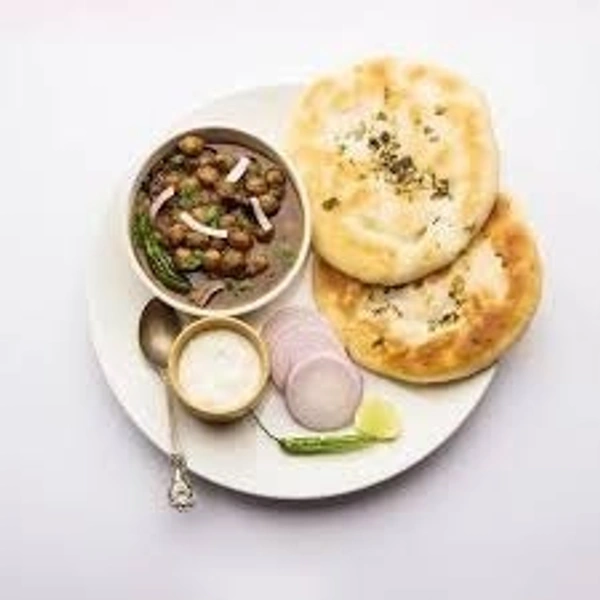 Chole Kulche With Butter 