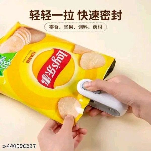 Trendy Food Sealing Clips & Lids*Material: PlasticProduct Breadth: 4 CmProduct Height: 4 CmProduct Length: 6 CmNet Quantity (N): Pack Of 1