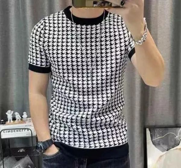 Men's Tshirt  - L