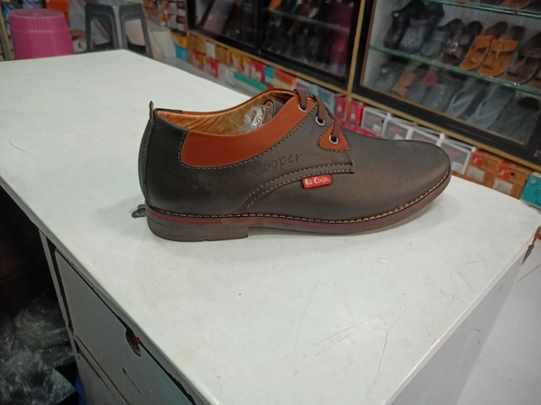 Lee Cooper Brown