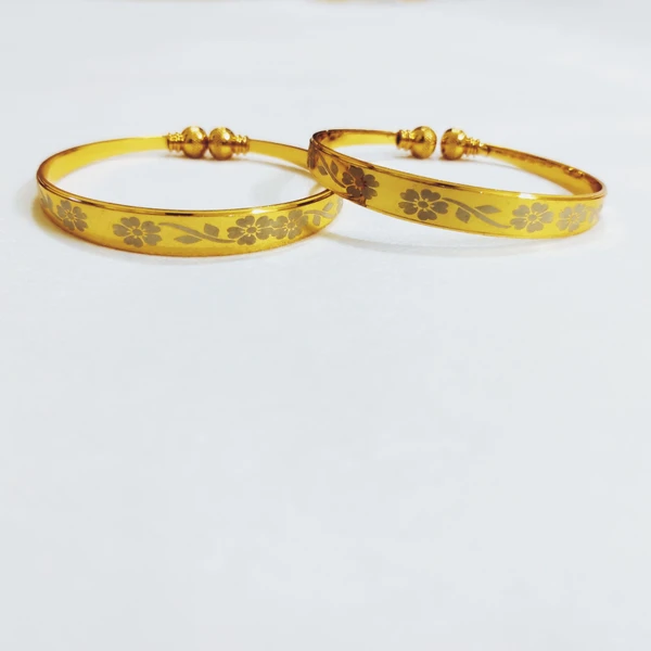 Namyara Golden Exquisite Floral Design Bracelet