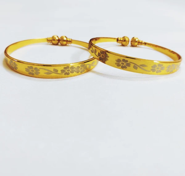 Namyara Golden Exquisite Floral Design Bracelet