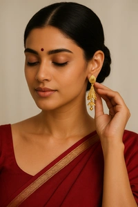 Namyara Micro Gold Heart Jumakha Earring
