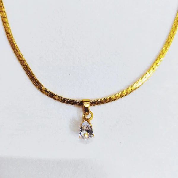 Namyara Gold Necklace Chain with Dazzling Diamond Pendant